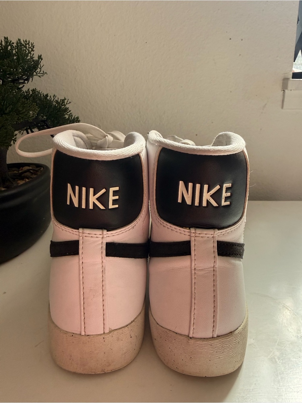 Nike Blazer Mid vintage women size 7 High-Top Sneakers - White & Black - Picture 5 of 7